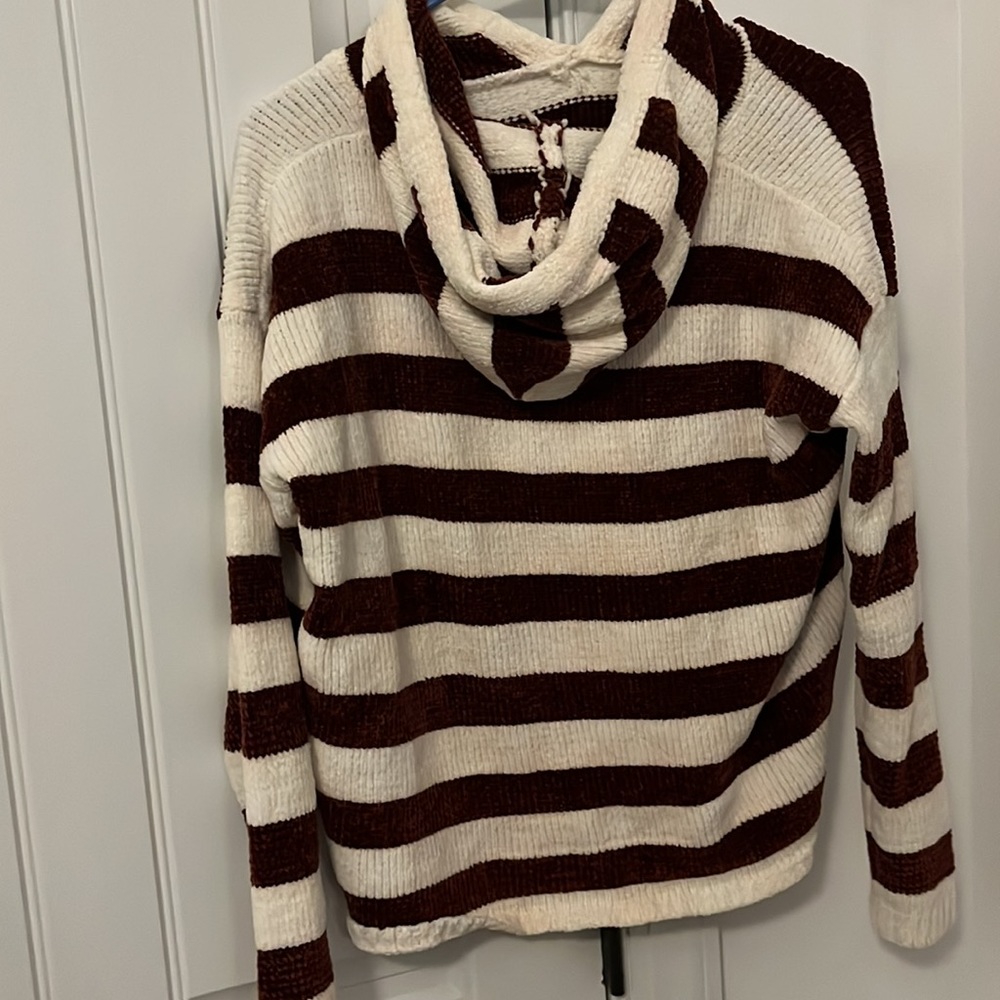 Style Me Sweater - Picture 4 of 5